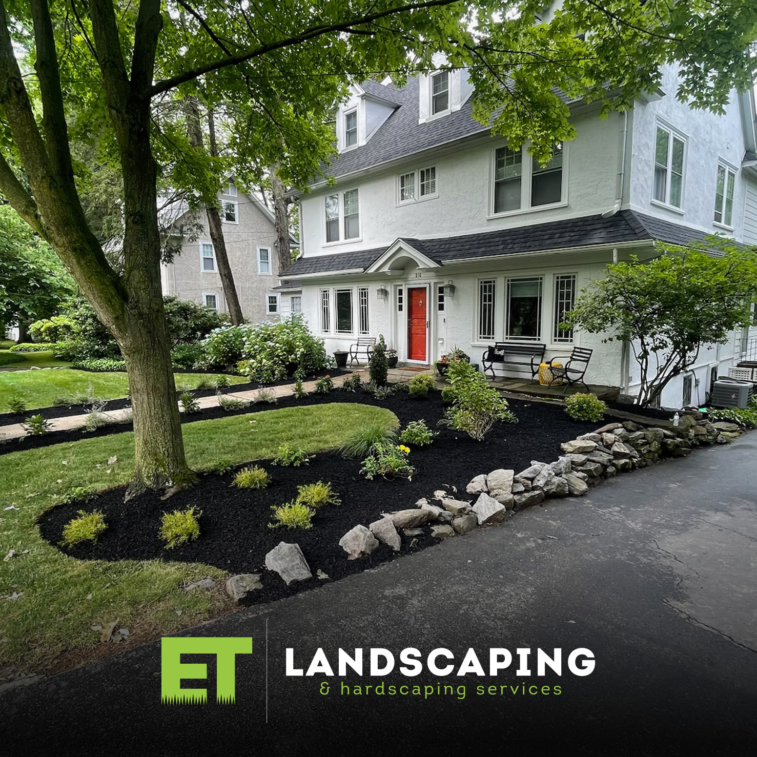ET Landscaping Project: Landscape with Stone Border in Delaware County, PA