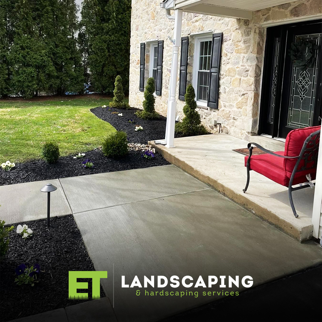 ET Landscaping Project - concrete-walkway-and-mulch-beds